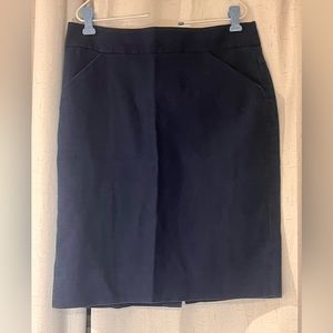 JCREW “the pencil skirt” size 6, Navy